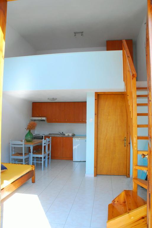 Studios Efi Kala Nera Quarto foto